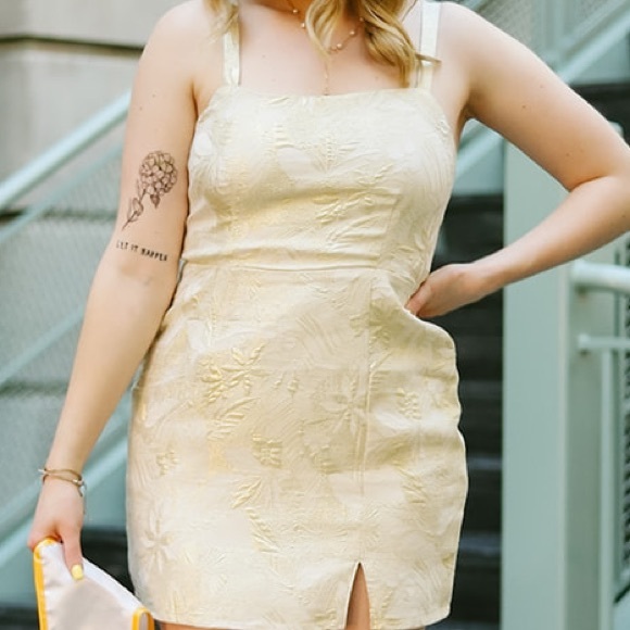 Lulus cream and gold dress - Picture 3 of 3
